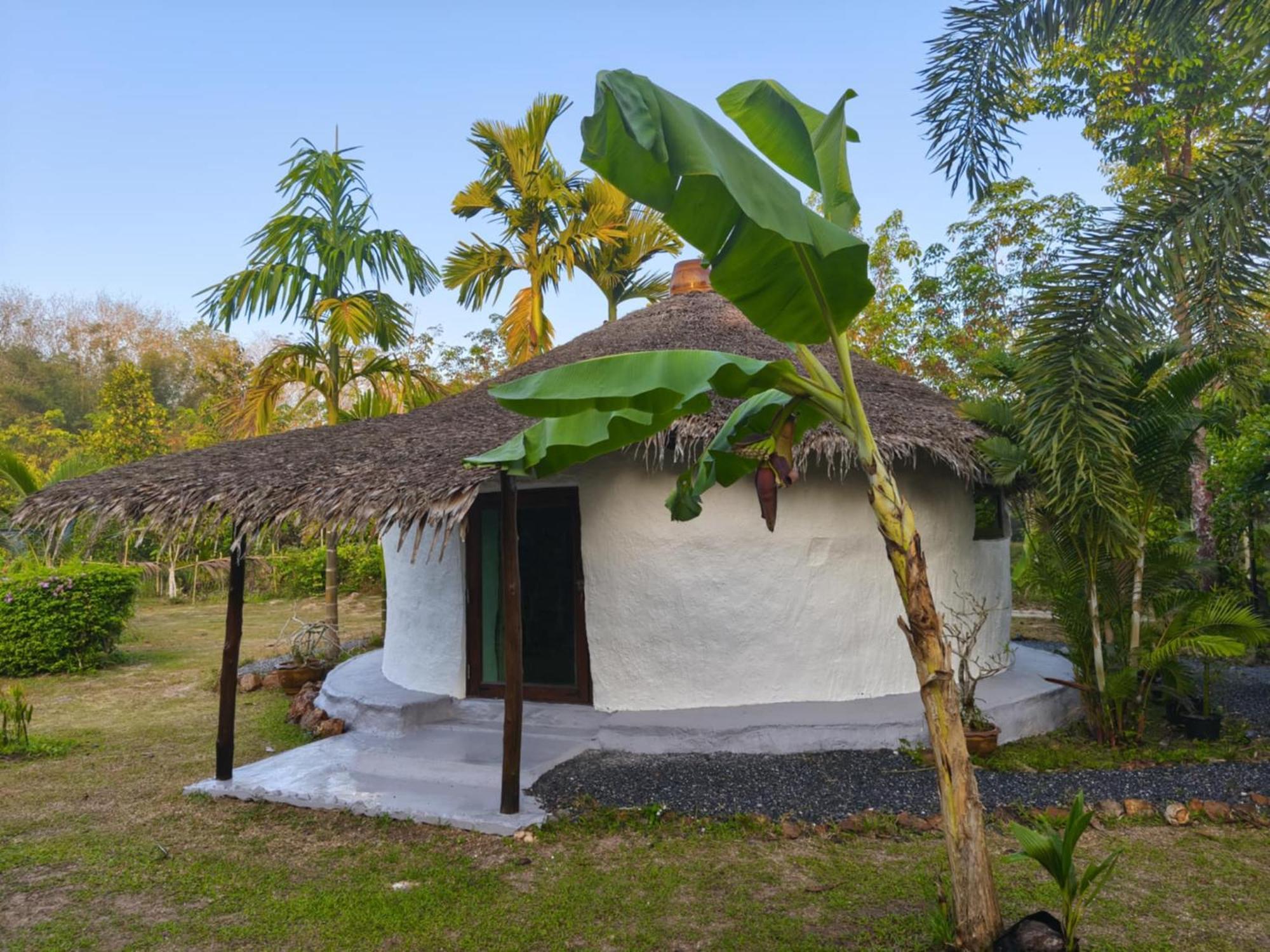 Baan Farang Homestay Phra Saeng Ban Nam Dam Exteriör bild